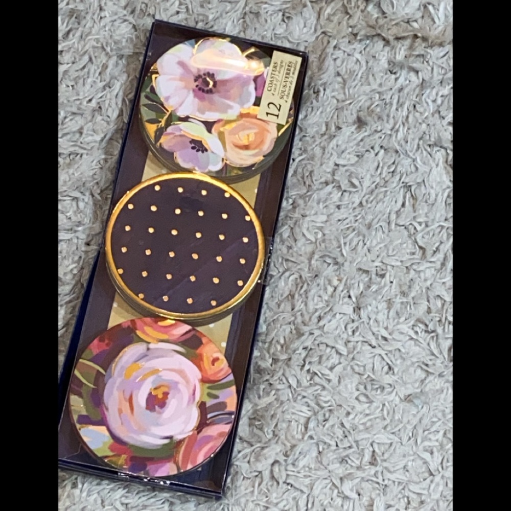 Set of beautiful 12 coasters Sets of four